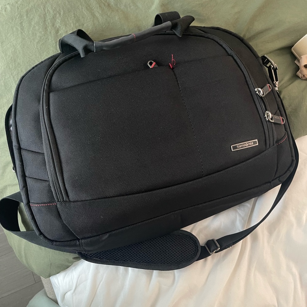 Samsonite computer shoulder bag NEW